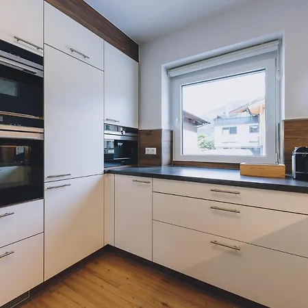 By We Rent * ツェル アム ゼー