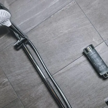 By We Rent アパート